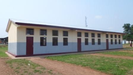 Une école au village